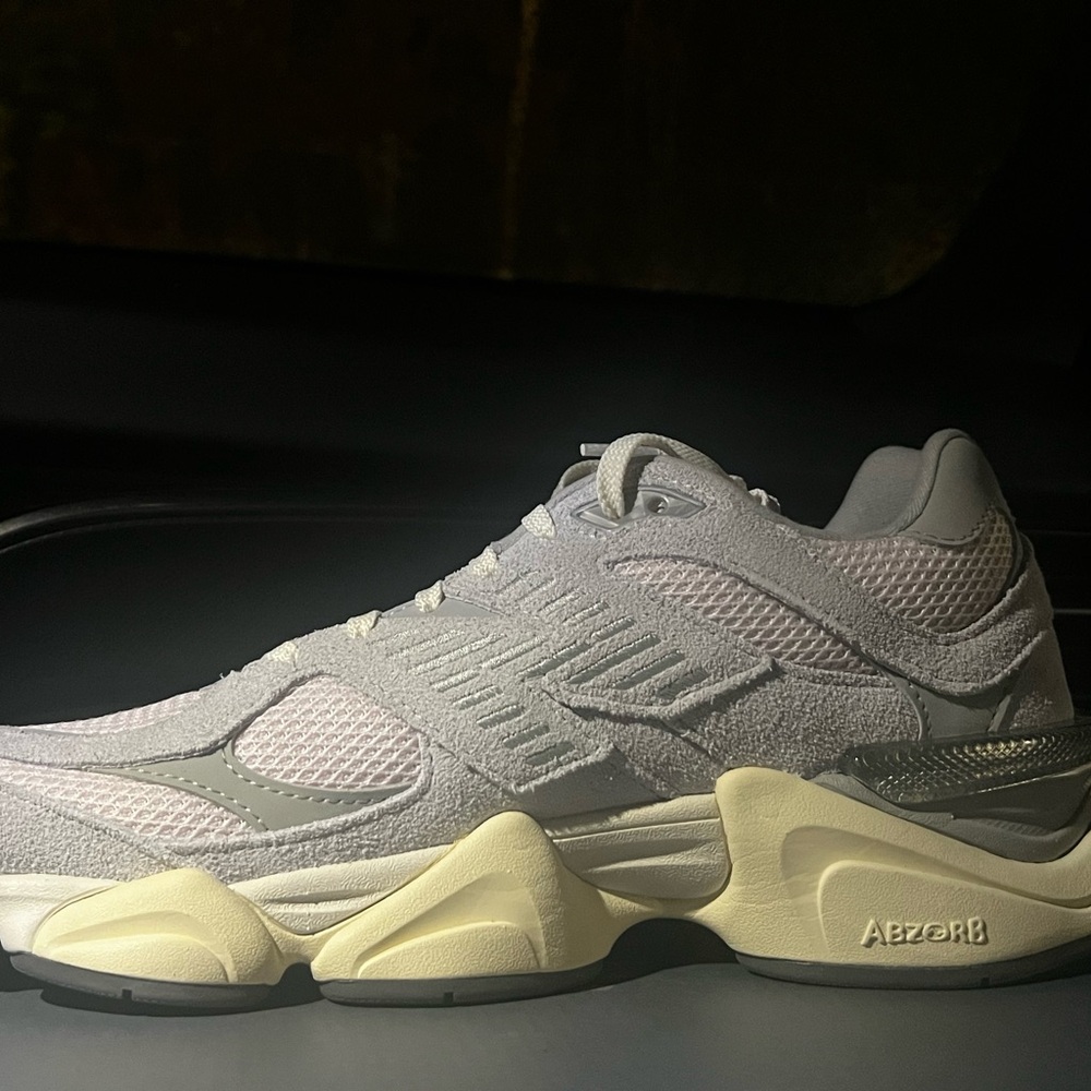 New Balance White Sneakers - Picture 2 of 9